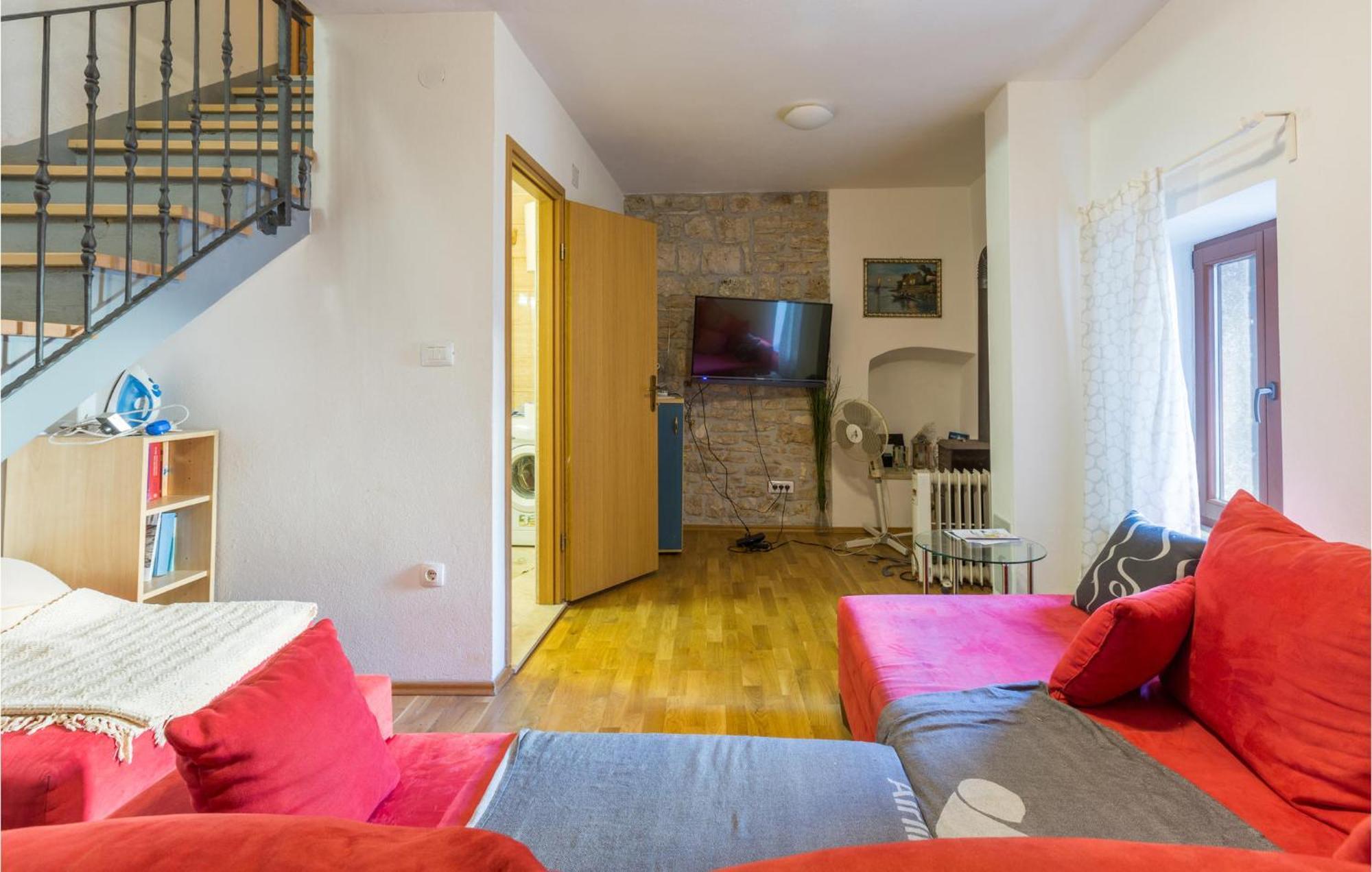 2 Bedroom Stunning Home In Bale Exterior foto