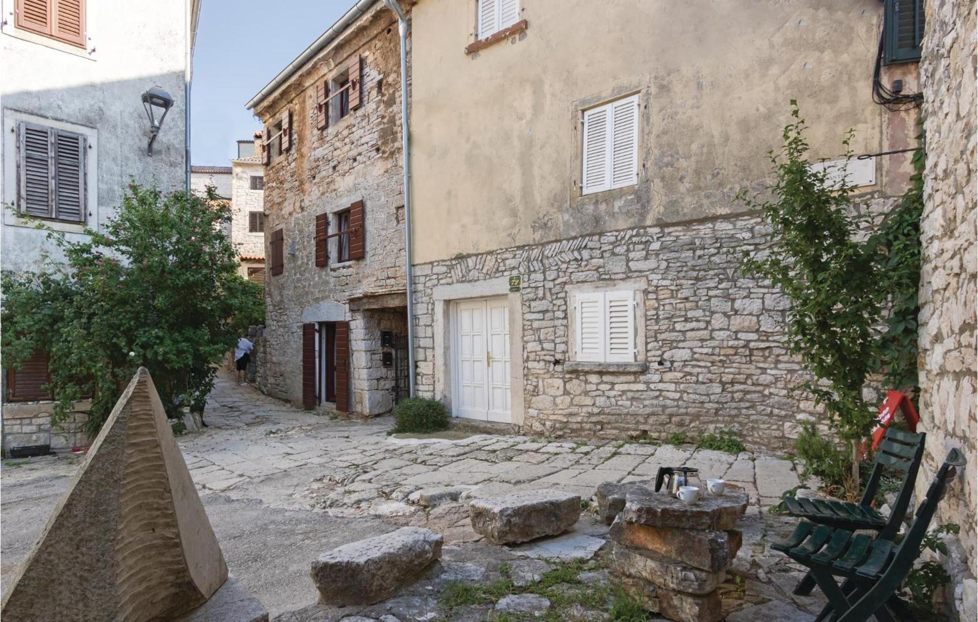 2 Bedroom Stunning Home In Bale Exterior foto